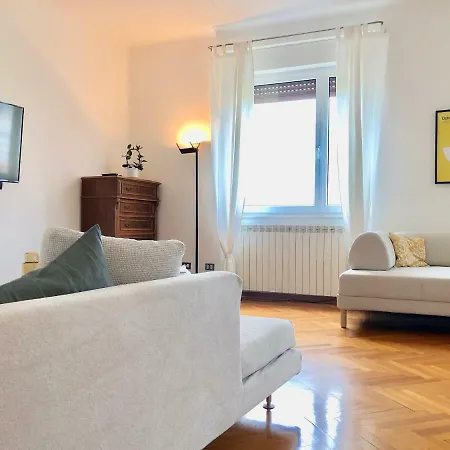 Appartement Triestevillas Campomarzio20, Sea View In The City Center, 9 Guests