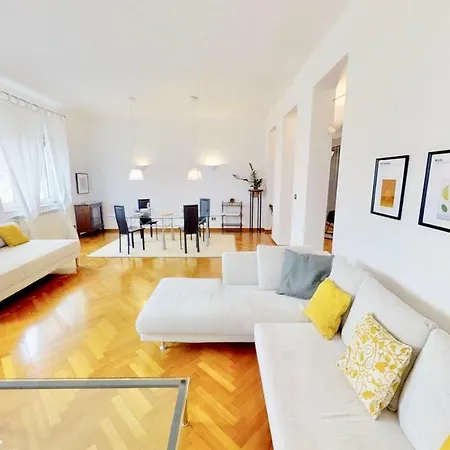 Triestevillas Campomarzio20, Sea View In The City Center, 9 Guests Appartement Trieste