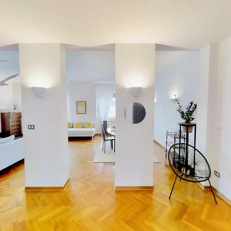 Triestevillas Campomarzio20, Sea View In The City Center, 9 Guests
