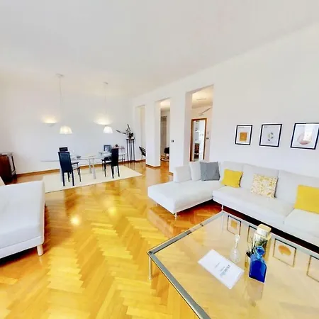 Appartement Triestevillas Campomarzio20, Sea View In The City Center, 9 Guests
