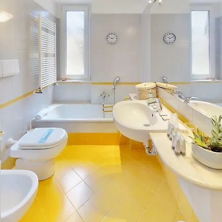 Triestevillas Campomarzio20, Sea View In The City Center, 9 Guests * Trieste