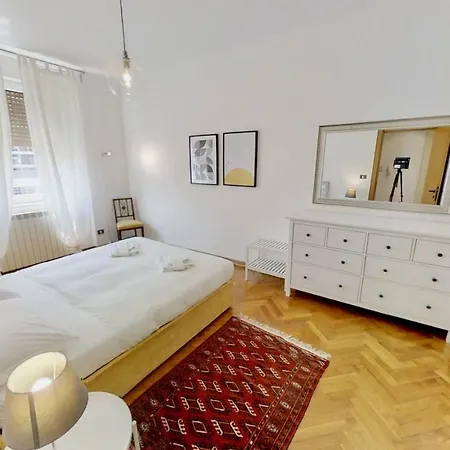 Triestevillas Campomarzio20, Sea View In The City Center, 9 Guests Appartement Trieste